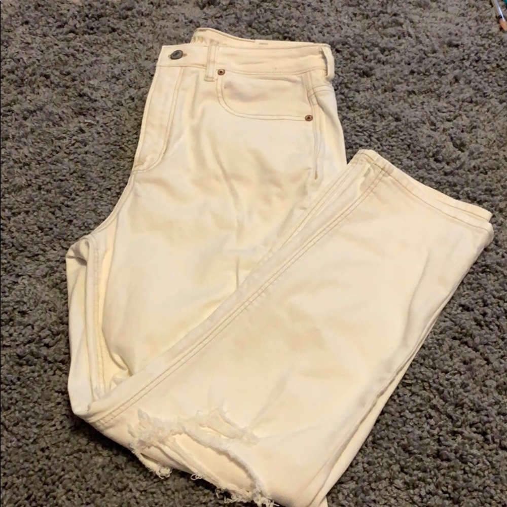 Tan American Eagle mom jean